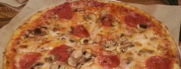 Blaze Pizza is one of Lieux qui ont plu à Sari.