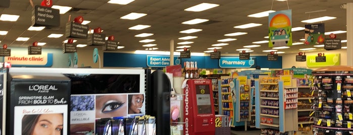 CVS Pharmacy is one of Lugares favoritos de Mike.