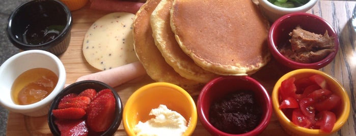 SugarPine Pancake is one of Lugares favoritos de Merve.