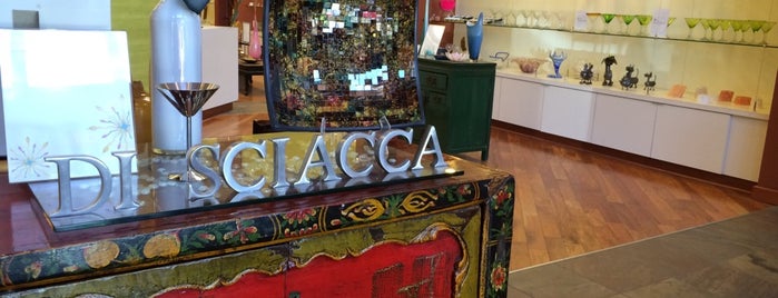 Di Sciacca Glass Gallery is one of Arts.