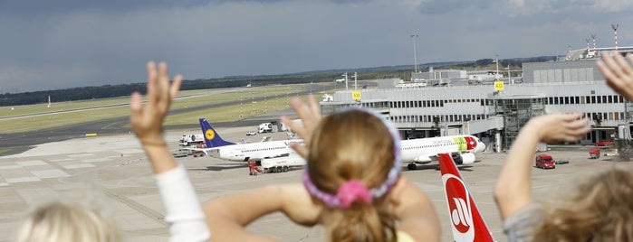 デュッセルドルフ空港駅 is one of Wartezeit?.