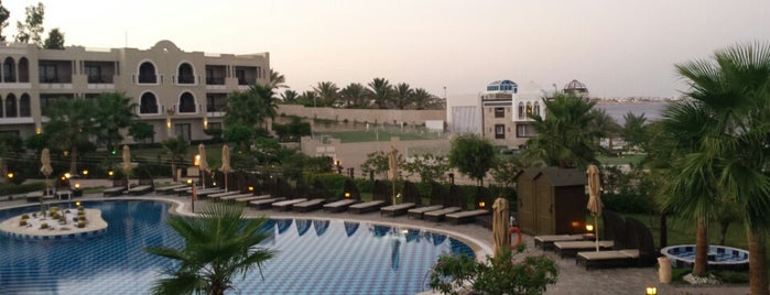 Sunrise Grand Select Arabian Beach Resort is one of Anna'nın Beğendiği Mekanlar.