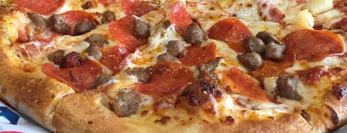 Domino's Pizza is one of Karla : понравившиеся места.