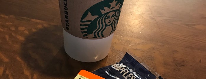 Starbucks is one of Leonardさんのお気に入りスポット.