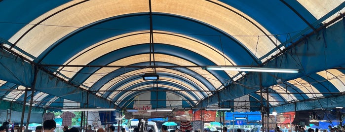 Rot Fai Park Flea Market is one of BKK.