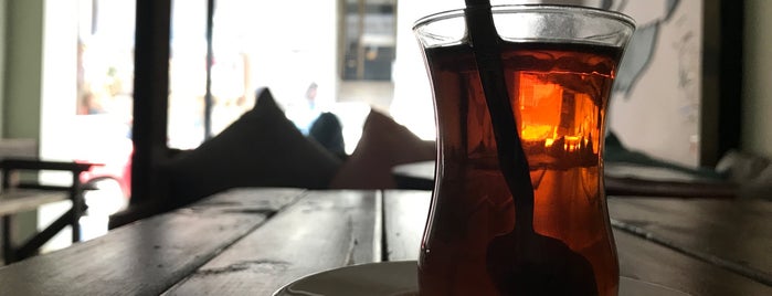 Kahve Kafası is one of Kadıköy Cafeleri.