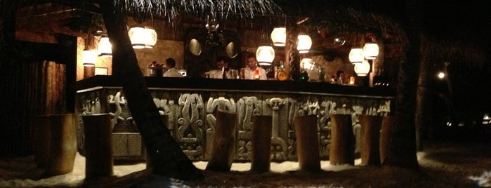 Totem Bar Constance Moofushi is one of Posti che sono piaciuti a Begum.