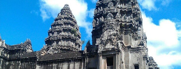 Angkor Wat (អង្គរវត្ត) is one of Dream Destinations.