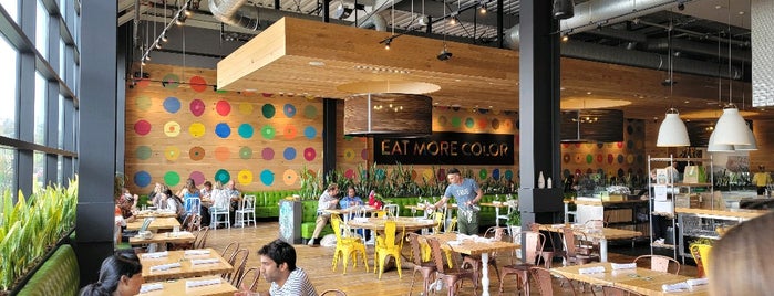 True Food Kitchen is one of Locais curtidos por Penny.