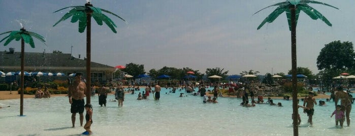 Manorhaven Beach Pool is one of Tempat yang Disukai SPQR.