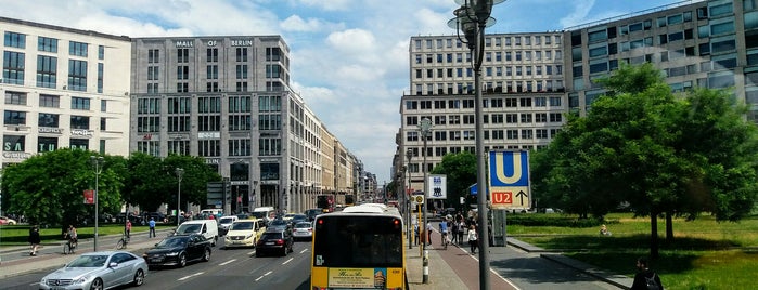 Linie 200 Zoologischer Garten - Michelangelostraße is one of Daily.