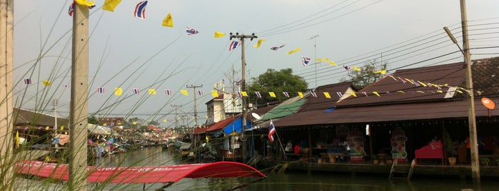 Amphawa is one of สถานที่ที่ GezginGurme ถูกใจ.