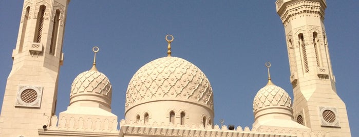 Jumeirah Mosque مسجد جميرا الكبير is one of Dubai and Abu Dhabi. United Arab Emirates.