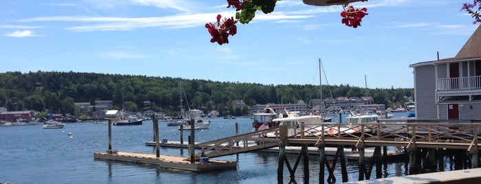 Blue Moon Cafe is one of Boothbay Harbor.