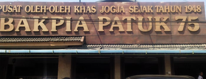 Bakpia Patuk 75 is one of LOVELY yogyakarta <3.