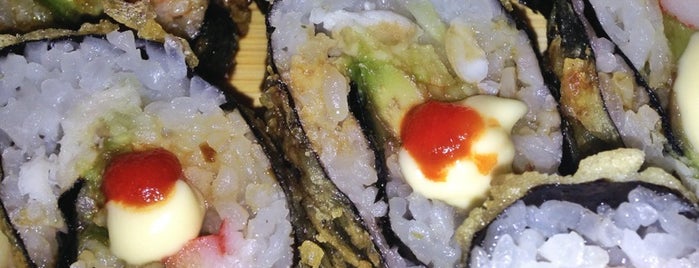 Runa Japanese Restaurant is one of Lugares favoritos de Emily.