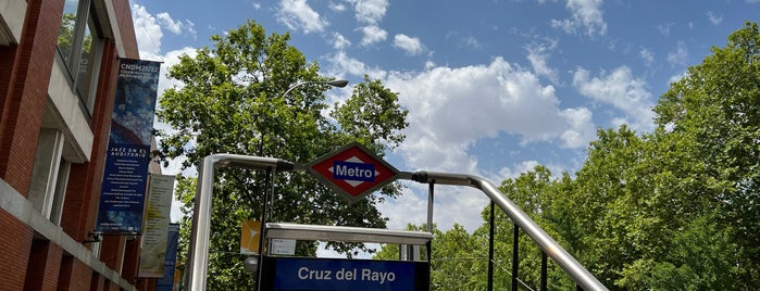 Metro Cruz del Rayo is one of Paradas de Metro en Madrid.