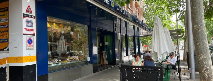 Pasteleria Carmen Lazcano is one of Cafeterías de Madrid.