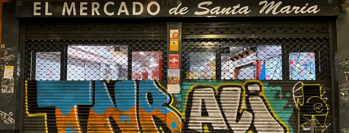 Mercado de Santa María de la Cabeza is one of Mis tiendas.