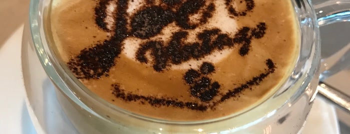 Joe's Vintage Coffee & Dessert is one of Lieux qui ont plu à PaePae.