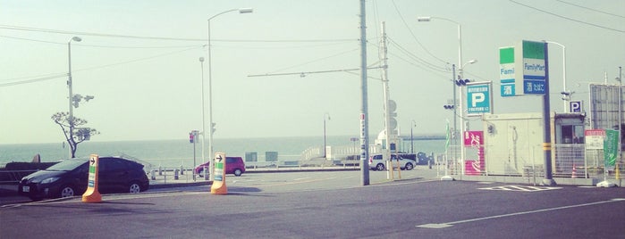 ファミリーマート 松山湘南江ノ島店 is one of enoshima.