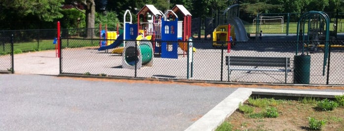 Tullamore Playground is one of Lugares favoritos de Kyulee.