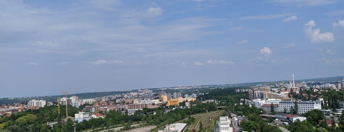 Česká telekomunikační infrastruktura (CETIN) is one of Lugares favoritos de Tomáš.