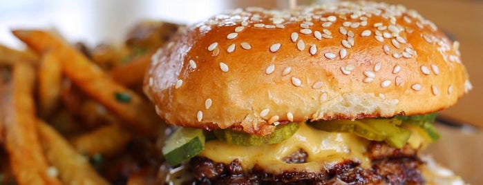 Bocado Burger is one of Lugares favoritos de Chester.