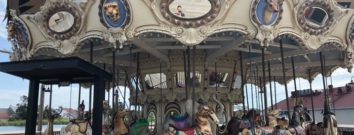 Barefoot Landing Carousel is one of Calabash.