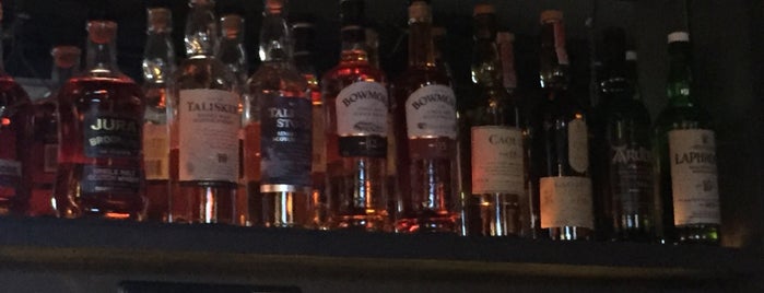 Whiskey Social is one of The 2016 NYC Good Whiskey Passport.