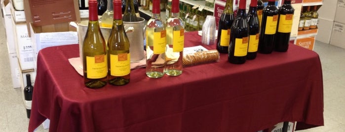 PA Wine & Spirits is one of Lugares favoritos de Tannis.
