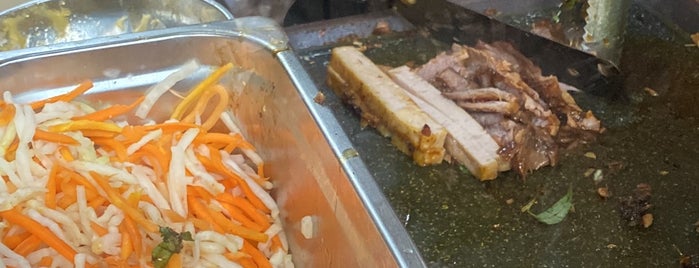 Bánh Mì Hôi An is one of VjetŇam.