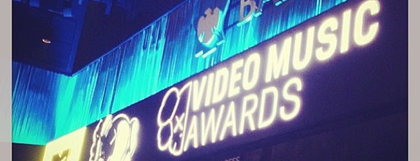 MTV Video Music Awards 2013 is one of Traveling Outside Ireland.