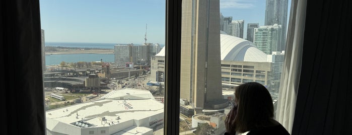 InterContinental Toronto Centre is one of Dining.