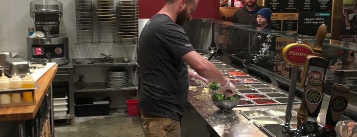 Mod Pizza is one of Lauraさんのお気に入りスポット.