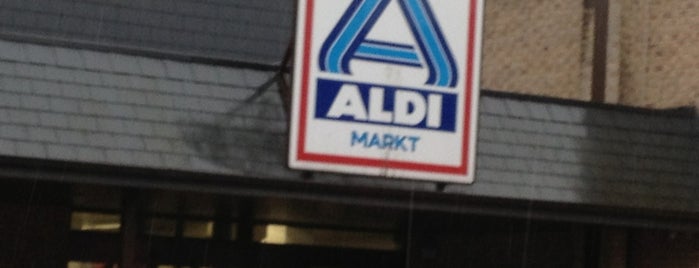 ALDI is one of Winkels.