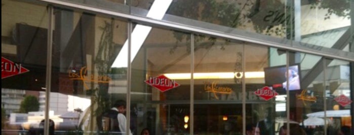 Odeon is one of สถานที่ที่ Ivette ถูกใจ.