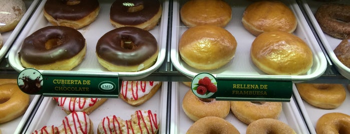 Krispy Kreme is one of Orte, die Ivette gefallen.