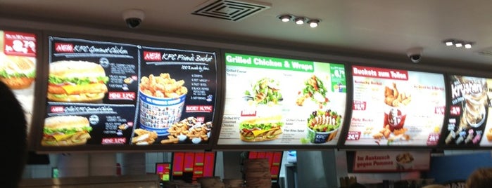 Kentucky Fried Chicken is one of Tempat yang Disukai Sharaf.