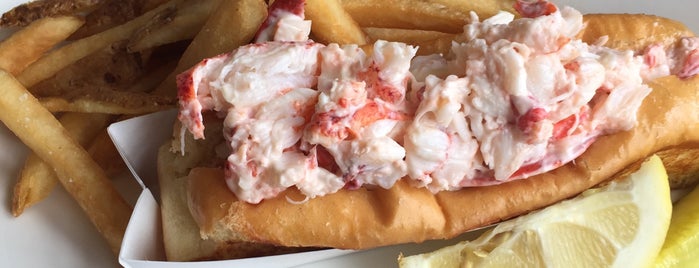 Robert's Maine Grill is one of The Lobster Roll List.