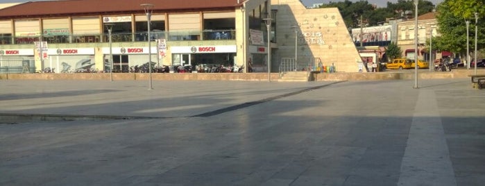 Urla Meydan is one of Sevinç : понравившиеся места.