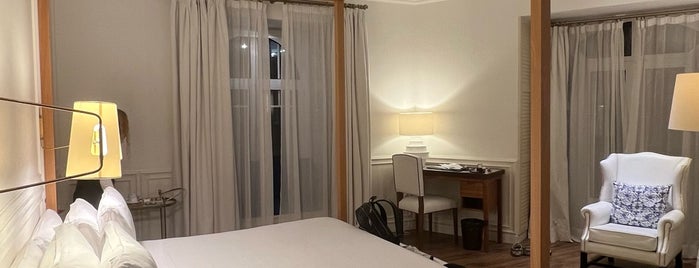 Hotel H10 Duque de Loulé is one of Must See in Lisbona !.