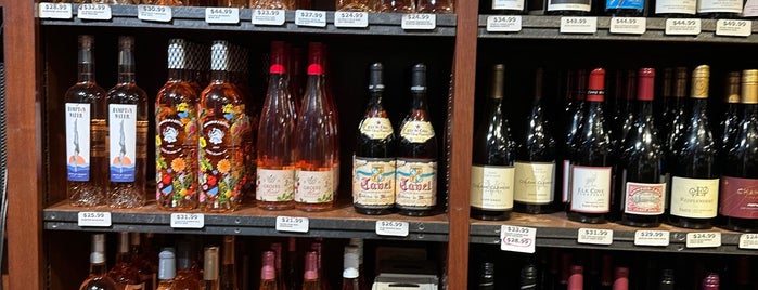 Columbus Circle Wines & Spirits is one of Where to find Wineberry.
