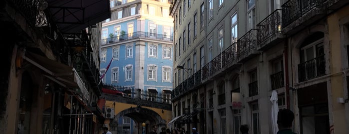 Lost Inn Lisbon is one of Lissabon.