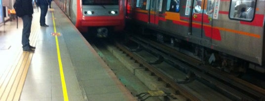 Metro Macul is one of Lugares favoritos de Edgar.