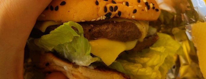 100g Burger's is one of manila.