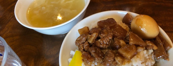 中国酒菜 真怡記 is one of Lunch near Honmachi, Ōsaka.
