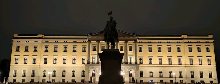 Det kongelige slott is one of Oslo Attractions.