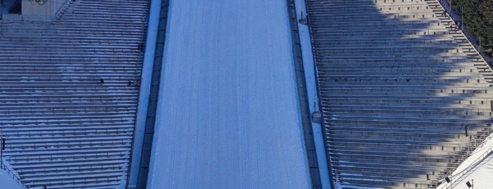 Holmenkollen Ski Jump is one of Locais curtidos por Zerrin.