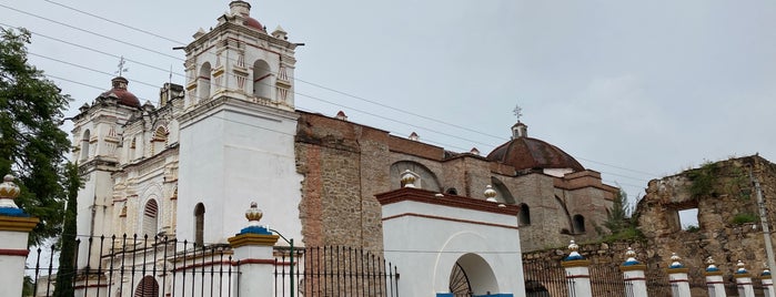 Iglesia de san antonino is one of Lieux qui ont plu à Migue.